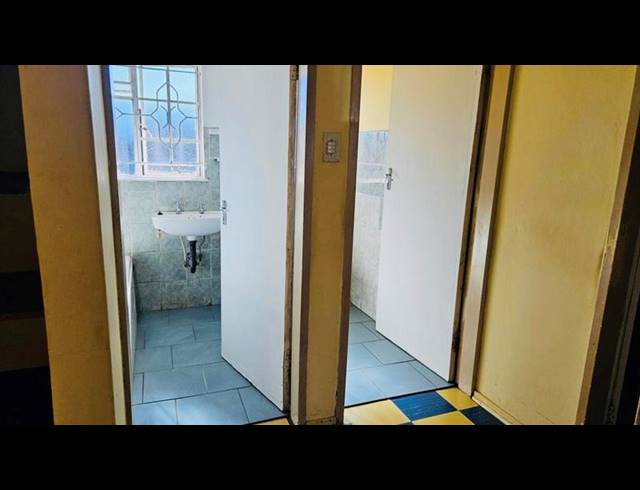 3 BEDROOM HOUSE FOR SALE IN NEWCLARE